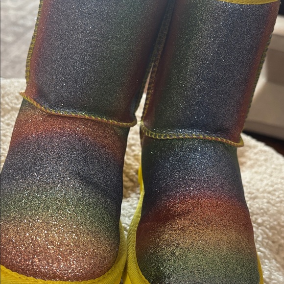 Used 1 week KIDS GLITTER UGGS CLASSIC II BOOTS SIZE 1 big kid RARE - Picture 8 of 12